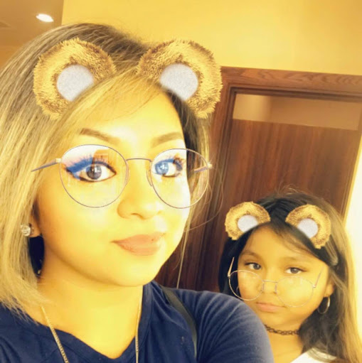 Elizabeth Robles Photo 39