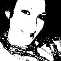 Jennifer Holt Photo 13