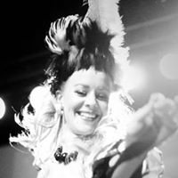 Jennifer Bruce Photo 48