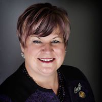 Lori Dyer Photo 34