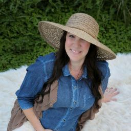 Rachel Mayfield Photo 15