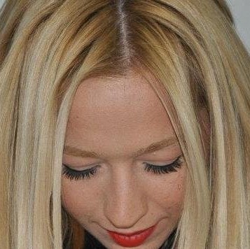 Julia Riddle Photo 32