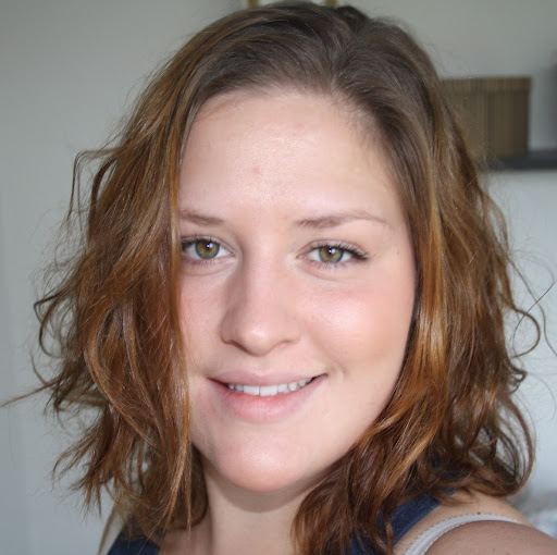 Julie Fischer Photo 5