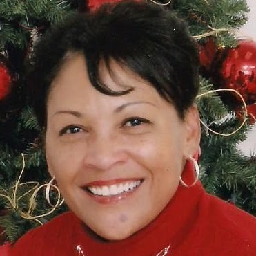 Renee Dixon Photo 30