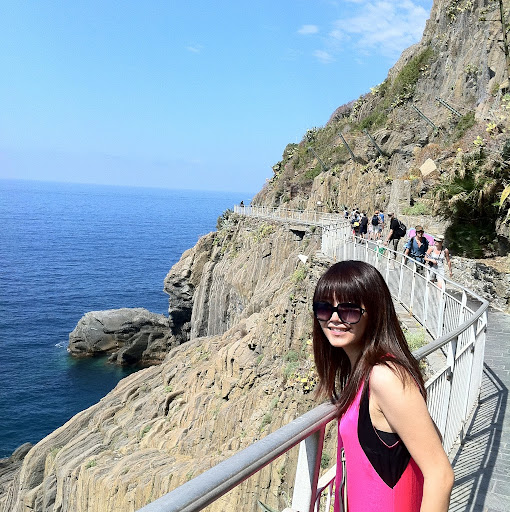 Linna Li Photo 19