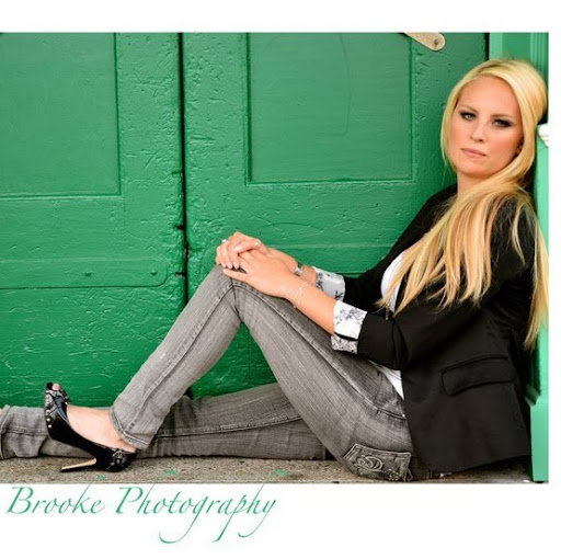 Courtney Atkinson Photo 16