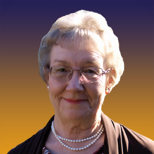 Sandy Holmes Photo 19