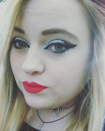 Bethany Simpson Photo 34