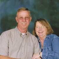 Linda Cleveland Photo 32