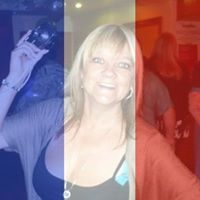Lorraine Devlin Photo 15