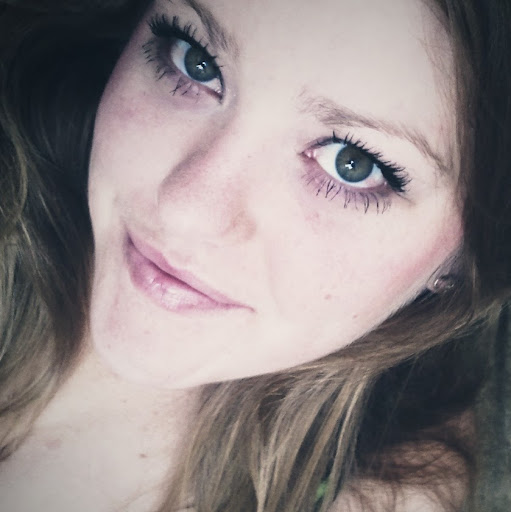 Nicole Garrison Photo 19