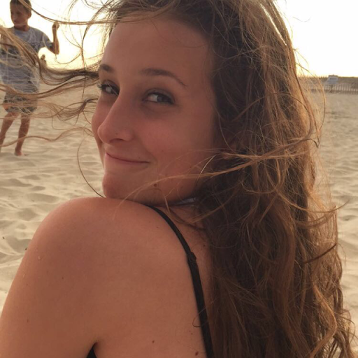 Molly Flynn Photo 11