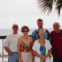 Laurie Peterson Photo 40