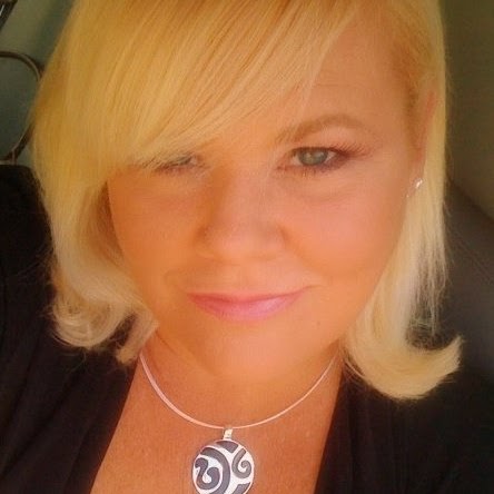 Stephanie Scanlan Photo 25