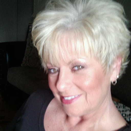 Elaine Edwards Photo 31