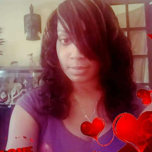 Erica Newton Photo 16
