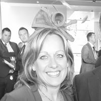 Julia Leach Photo 22
