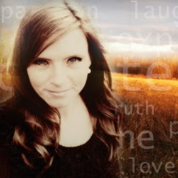 April Powell Photo 41