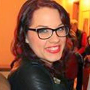 Sarah Tucker Photo 31