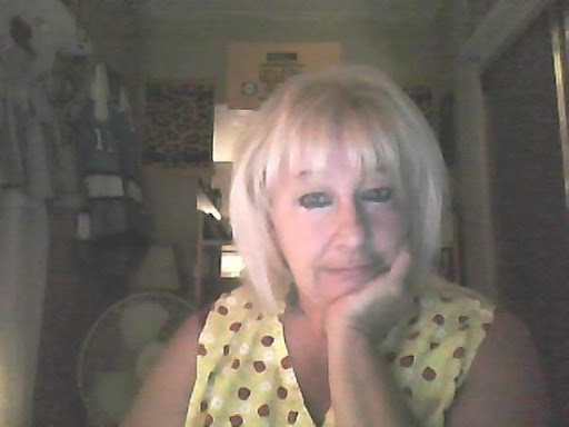 Diane Lloyd Photo 25