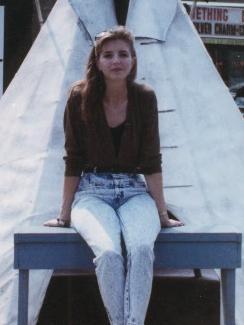 Emily Garrett Photo 30