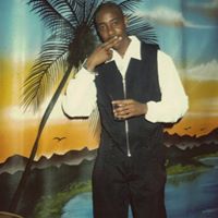 Ricardo Small Photo 9