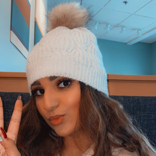 Aisha Khan Photo 47