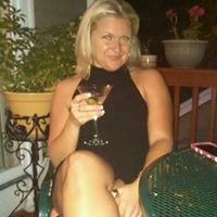 Julie Carr Photo 33