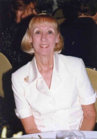 Lynn Robbins Photo 25