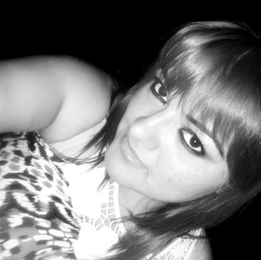Laura Chavez Photo 17