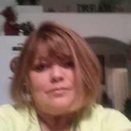 Wanda Flores Photo 17