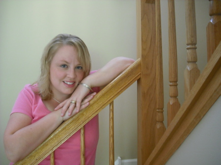 Laura Saunders Photo 10