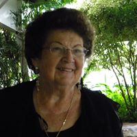 Elizabeth Mast Photo 11