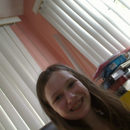 Maura Lynch Photo 17