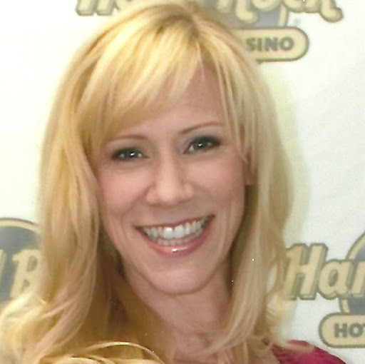 Andrea Wagner Photo 33