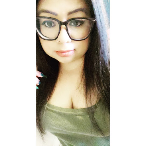 April Flores Photo 19