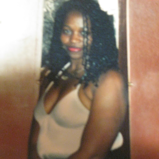 Angela Burnett Photo 22