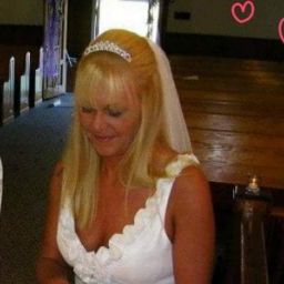 Julie Williams Photo 39