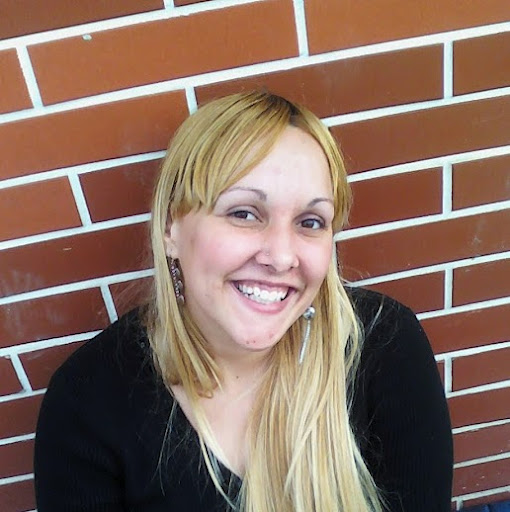 Elizabeth Lange Photo 47