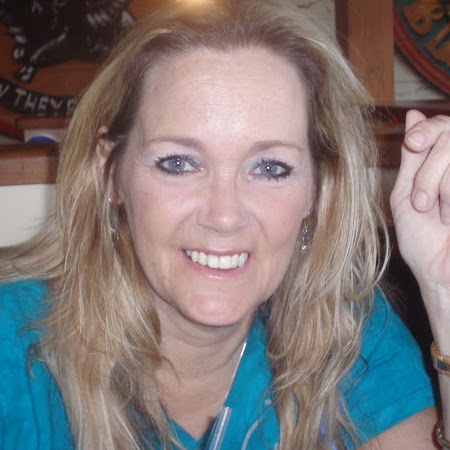 Linda Brookes Photo 35