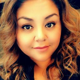 Elizabeth Salinas Photo 38
