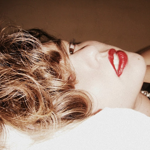 Sara Salas Photo 6