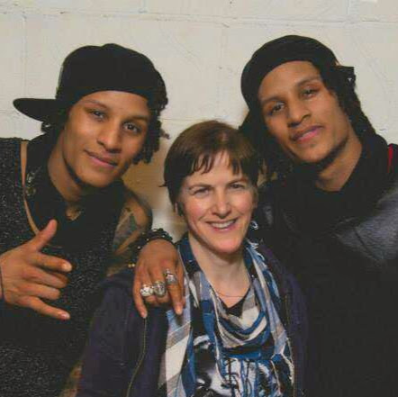 Alison Mills Photo 31