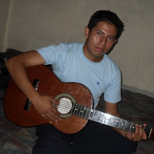 Fidel Flores Photo 39