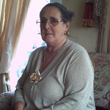 Ruth Small Photo 33