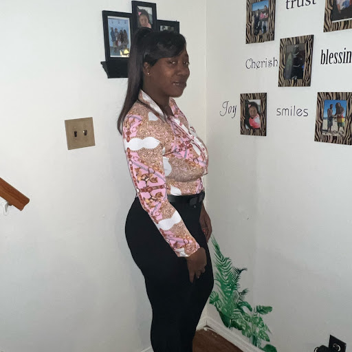 Nicole Booker Photo 10