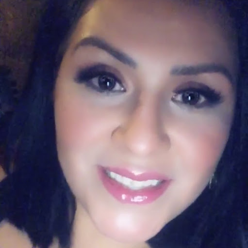 Elizabeth Villarreal Photo 25