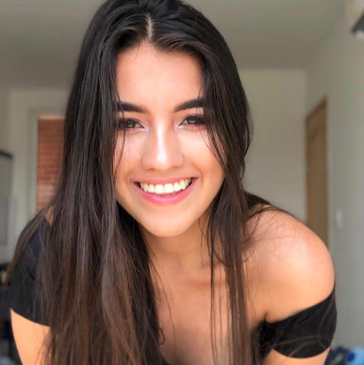 Geraldine Fernandez Photo 33