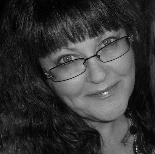 Kerrie Jones Photo 19