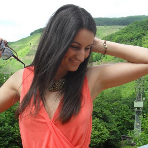 Julia Schumacher Photo 11